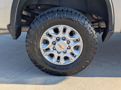 Certified 2022 Chevrolet Silverado 3500 LT w/ Convenience Package image 11