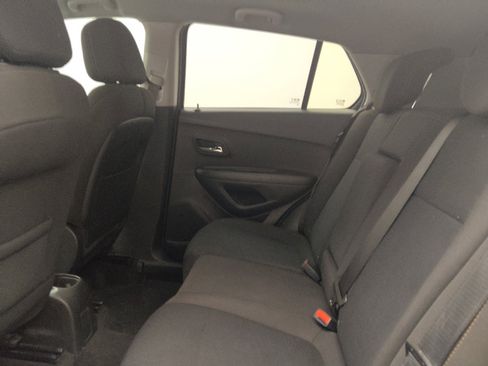 Used 2020 Chevrolet Trax LS w/ Tint and Cruise Package FWD image 18