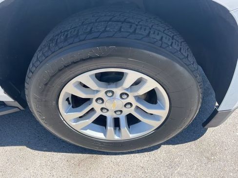 Used 2018 Chevrolet Suburban LT AWD/4WD image 23