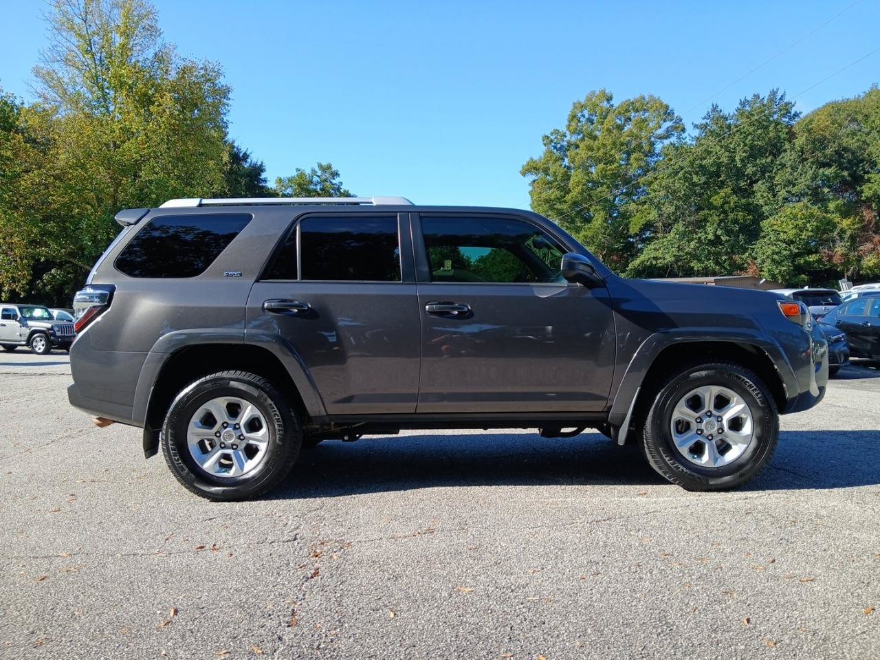 Used 2018 Toyota 4Runner SR5 RWD image 5