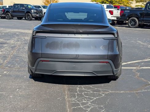 Used 2026 Tesla Model Y Long Range image 6