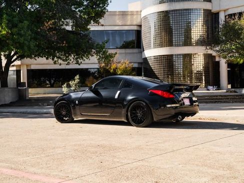 Used 2006 Nissan 350Z Touring w/ (N93) Cargo Convenience Pkg image 19