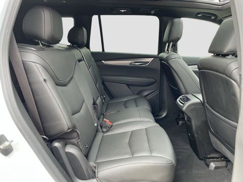 Used 2024 Cadillac XT6 Luxury image 30