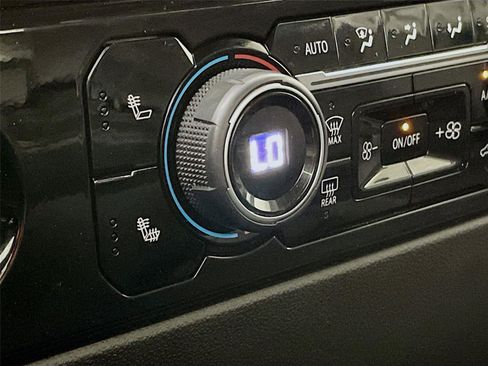 Used 2023 Chevrolet Silverado 1500 RST w/ Z71 Off-Road Package image 23