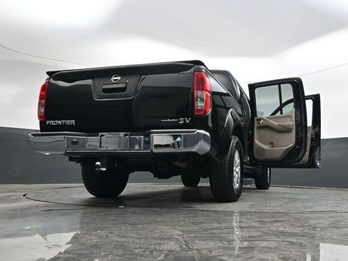 Used 2018 Nissan Frontier SV image 36