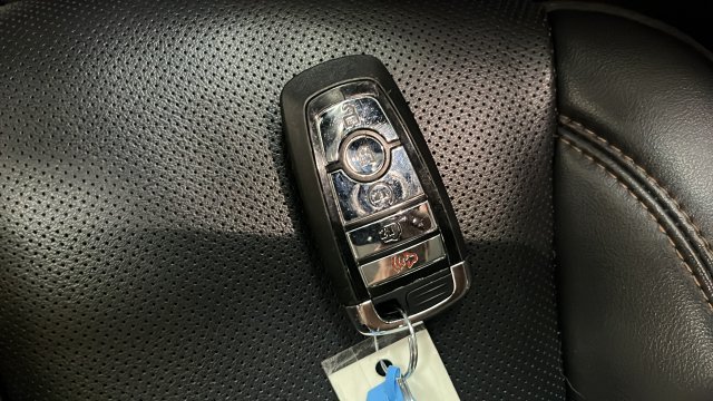 Used 2025 Lincoln Aviator AWD image 44