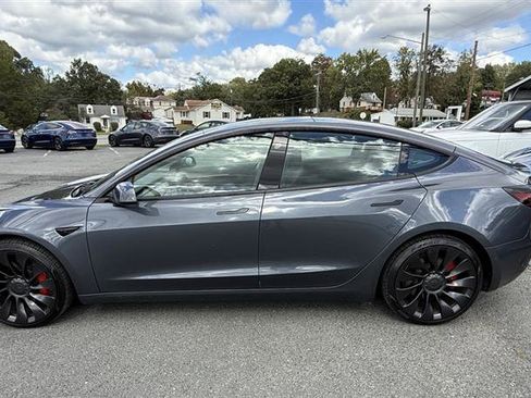 Used 2022 Tesla Model 3 Performance image 2