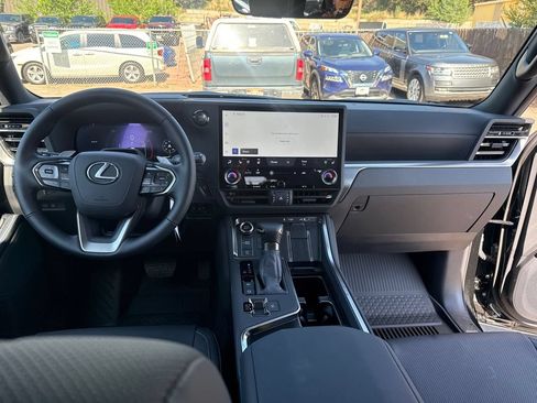Used 2026 Lexus GX 550 w/ Accessory Package (2T) AWD/4WD image 12