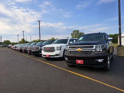 Used 2017 GMC Yukon XL Denali AWD/4WD image 2