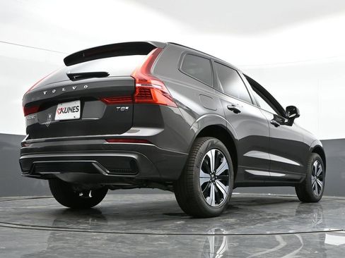 New 2025 Volvo XC60 T8 Core w/ Protection Package Premier image 40