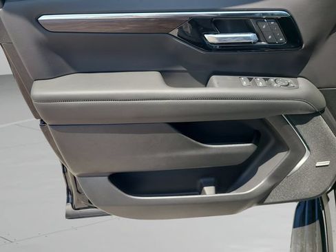 New 2026 Chevrolet Suburban LT w/ Comfort Package RWD image 24
