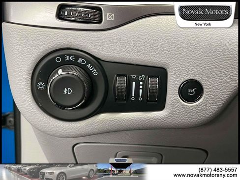 Used 2022 Jeep Cherokee Limited w/ Elite Package AWD/4WD image 23