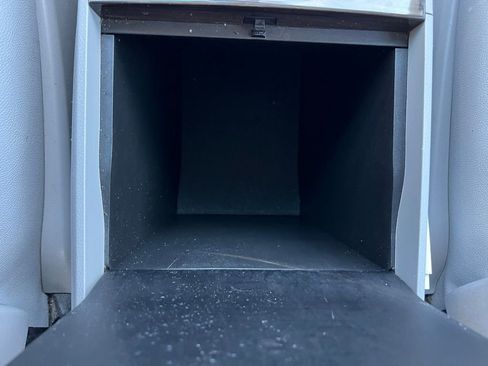 Used 2017 Toyota Sienna XLE image 33