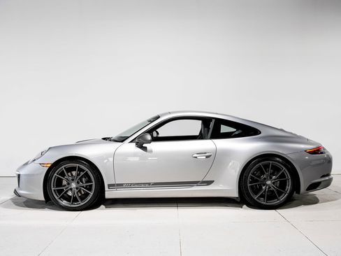 Used 2018 Porsche 911 Carrera T RWD image 7