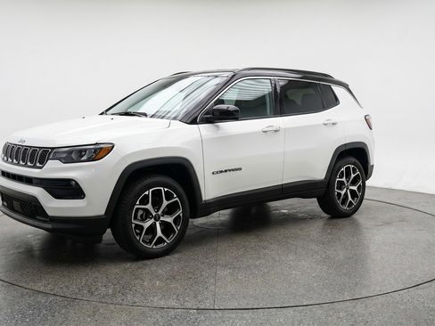 Used 2025 Jeep Compass Limited AWD/4WD image 3