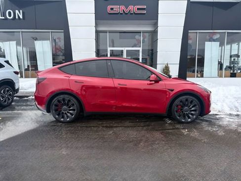 Used 2022 Tesla Model Y Performance image 1