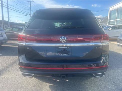 Used 2024 Volkswagen Atlas SE AWD/4WD image 6