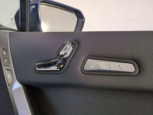 Used 2025 BMW iX xDrive50 w/ Premium Package image 33