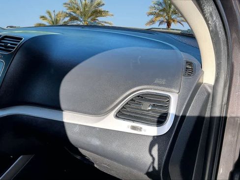 Used 2020 Dodge Journey SE w/ Blacktop Package FWD image 21