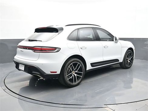 Used 2024 Porsche Macan w/ Premium Plus Package image 23