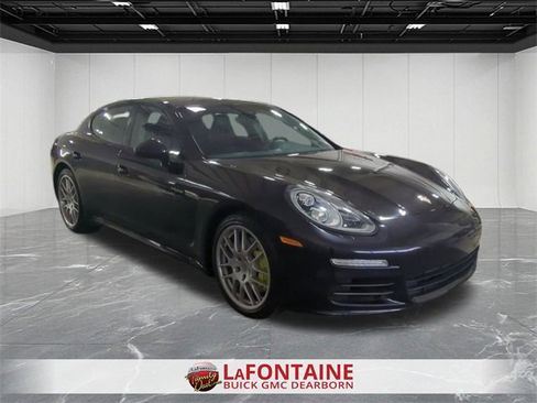 Used 2014 Porsche Panamera S image 2