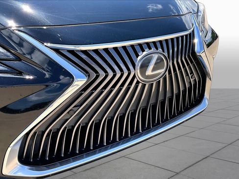 Used 2019 Lexus ES 350 w/ Accessory Package 2 FWD image 29