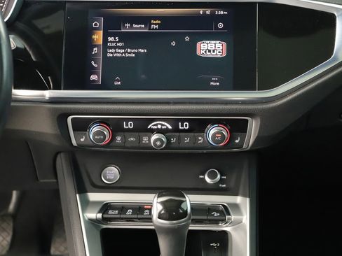 Used 2020 Audi Q3 2.0T Premium w/ Convenience Package AWD/4WD image 21