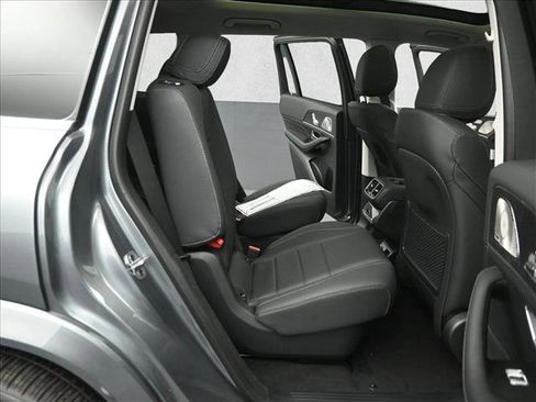New 2026 Mercedes-Benz GLS 450 4MATIC image 25