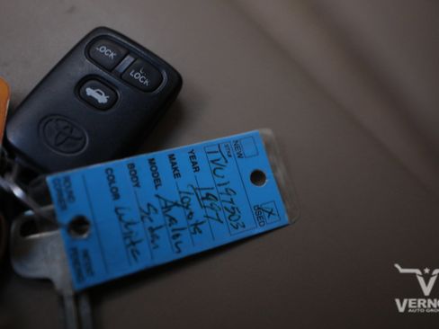 Used 1997 Toyota Avalon XL image 11