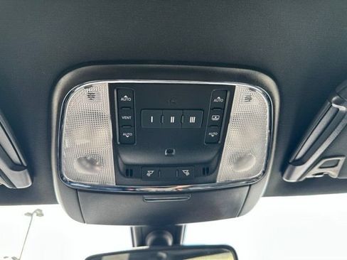 Used 2023 Chrysler 300 S RWD image 16