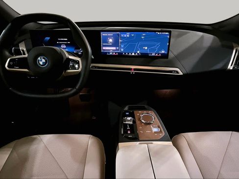 Used 2025 BMW iX xDrive50 w/ Premium Package AWD/4WD image 15