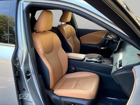 Used 2024 Lexus RX 350 Premium Plus w/ Convenience Package FWD image 9