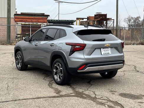 Certified 2024 Chevrolet Trax LT image 3