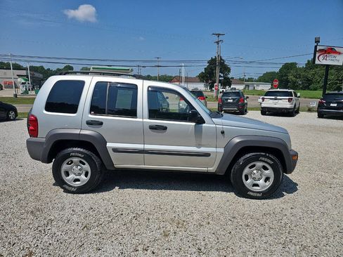 Used 2004 Jeep Liberty Sport w/ PWR Convenience Group AWD/4WD image 6
