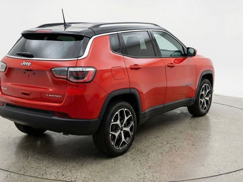 Used 2025 Jeep Compass Limited AWD/4WD image 9