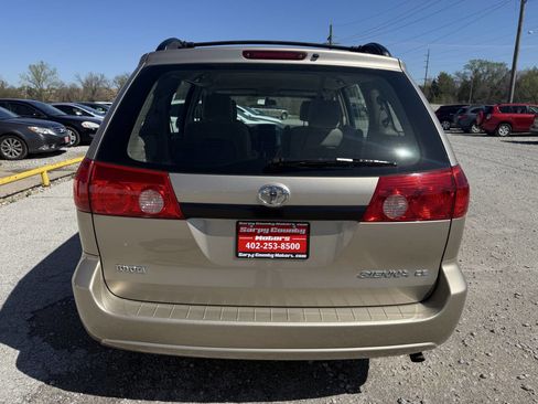 Used 2007 Toyota Sienna CE FWD image 4