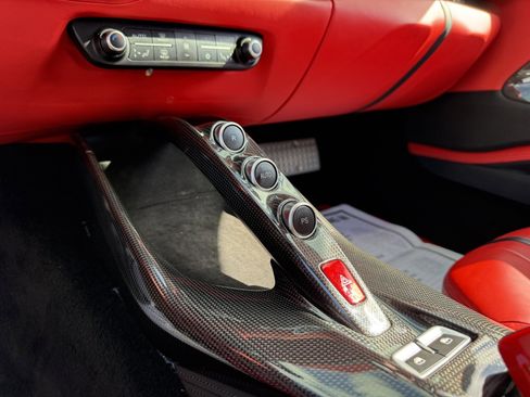 Used 2019 Ferrari 812 Superfast image 36