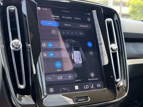 Certified 2023 Volvo XC40 Recharge Ultimate AWD/4WD image 12