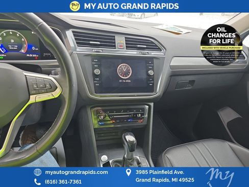 Used 2022 Volkswagen Tiguan SE image 24
