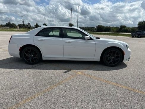 Used 2023 Chrysler 300 S RWD image 6