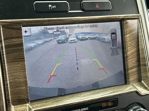 Used 2019 Ford F250 Lariat w/ Lariat Value Package image 17