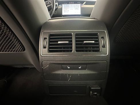 Used 2022 Jaguar XF R-Dynamic SE image 23