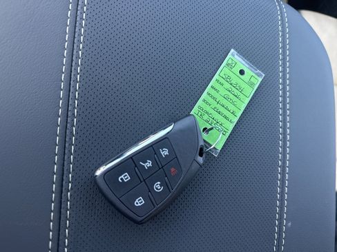 New 2026 GMC Yukon XL Elevation AWD/4WD image 36