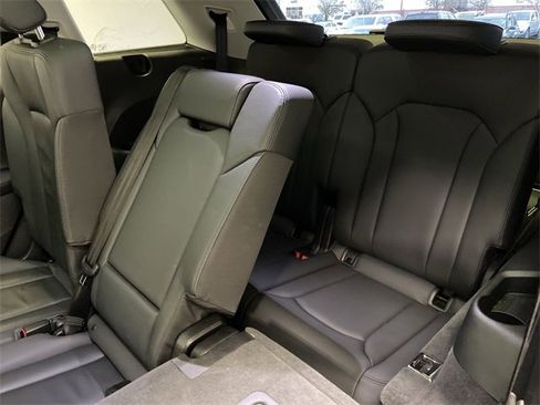 Used 2024 Audi Q7 3.0T Premium Plus image 33