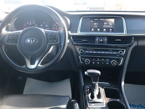 Used 2018 Kia Optima EX w/ Premium Package image 12