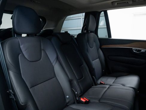 Used 2025 Volvo XC90 T8 Plus image 24