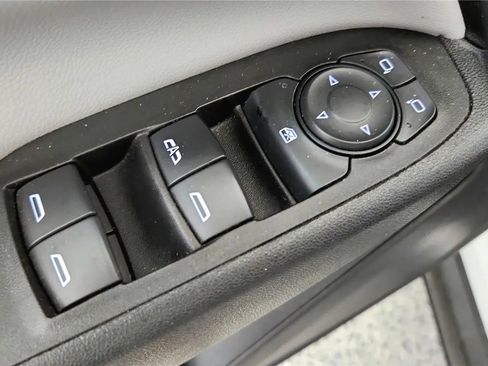 Used 2020 Chevrolet Equinox LS w/ LS Convenience Package FWD image 26