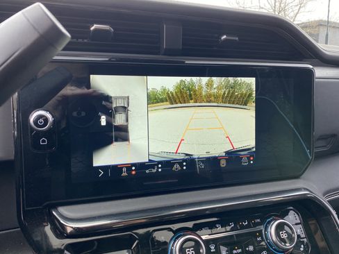 Used 2024 GMC Sierra 2500 AT4X image 37