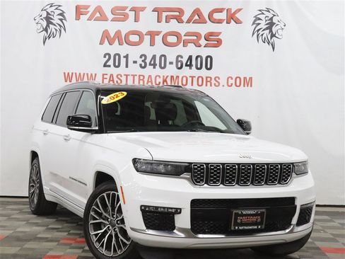 Used 2023 Jeep Grand Cherokee L Summit AWD/4WD image 3