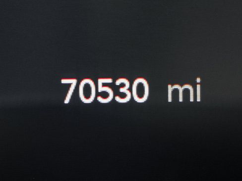 Used 2024 Chrysler Pacifica Touring-L FWD image 18